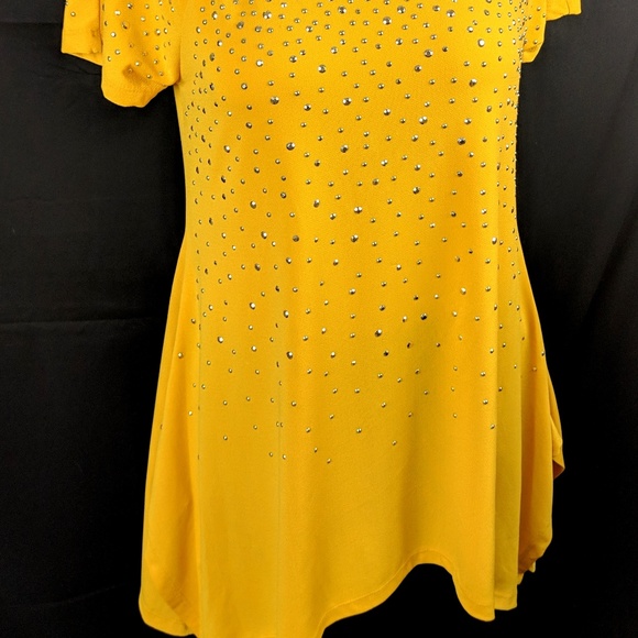 NWT Carmen Marc Valvo Mustard Yellow Studded Top - Picture 2 of 8